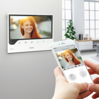 Extel 720308 bedrade intercom met camera + app scherm aan muur