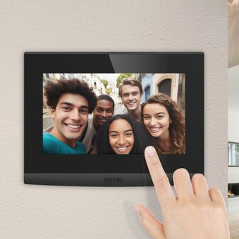 Extel 720330 Open 3K bedrade video intercom met toetsenbord en 7 inch scherm aan muur