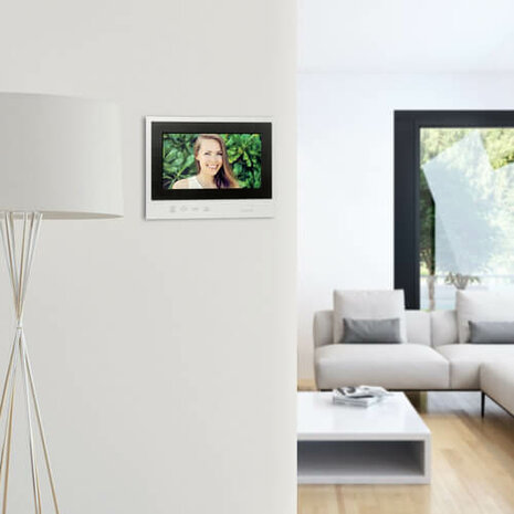 Thomson 512263 bedrade smart intercom met camera binnenscherm in woonkamer